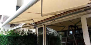 伸縮遮陽雨（yǔ）篷